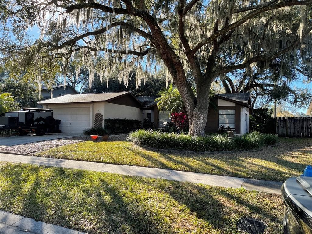 1329 CORNER OAKS DRIVE BRANDON, FL 33510