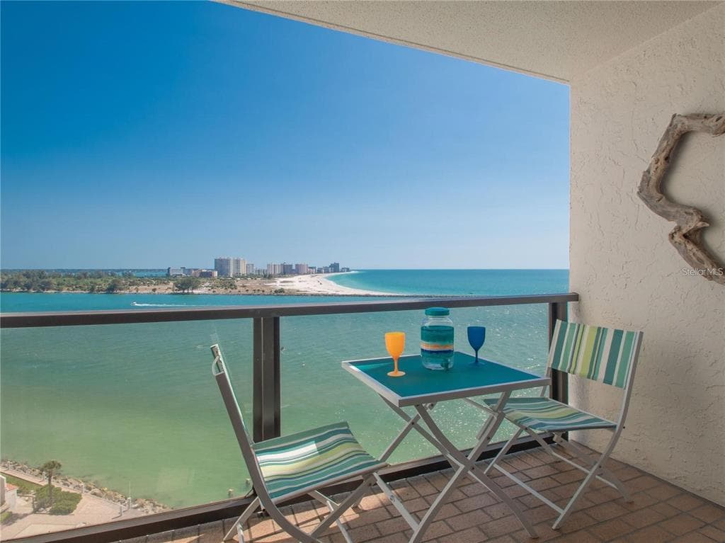 440 S GULFVIEW BOULEVARD UNIT 1404 CLEARWATER, FL 33767