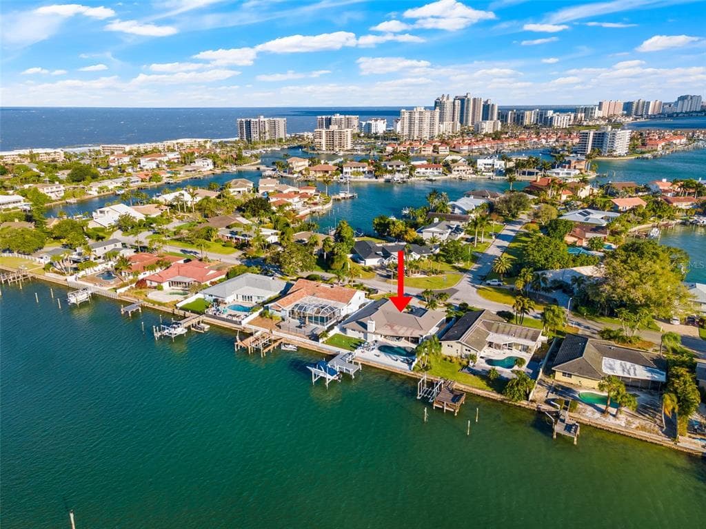 322 BELLE ISLE AVENUE BELLEAIR BEACH, FL 33786