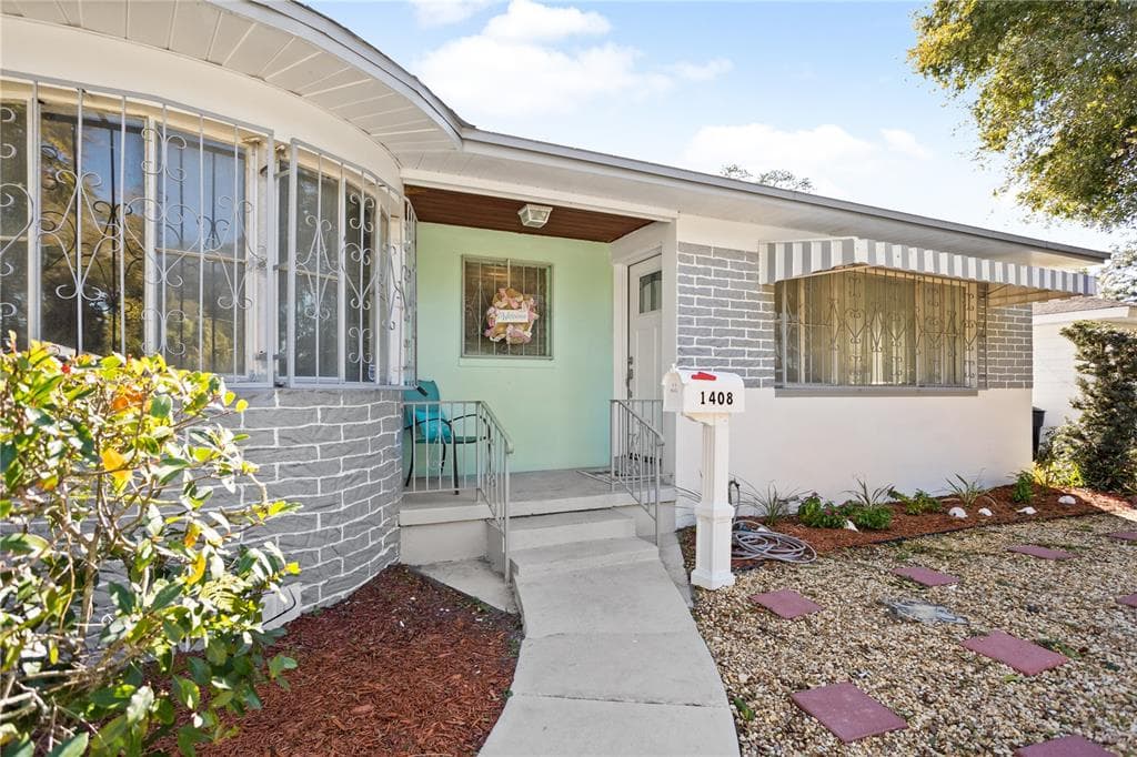 1408 25TH AVENUE S ST PETERSBURG, FL 33705