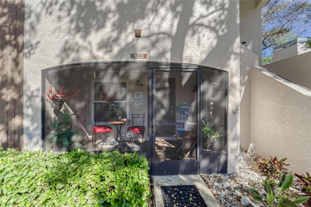 3004 BONAVENTURE CIRCLE UNIT 103 PALM HARBOR, FL 34684