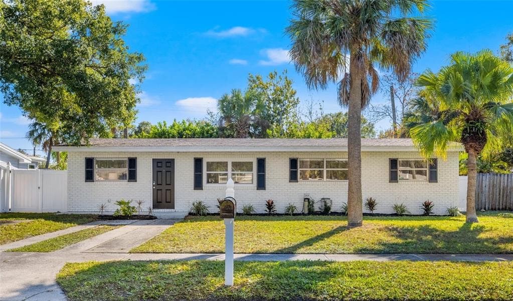 4724 W WALLACE AVENUE TAMPA, FL 33611
