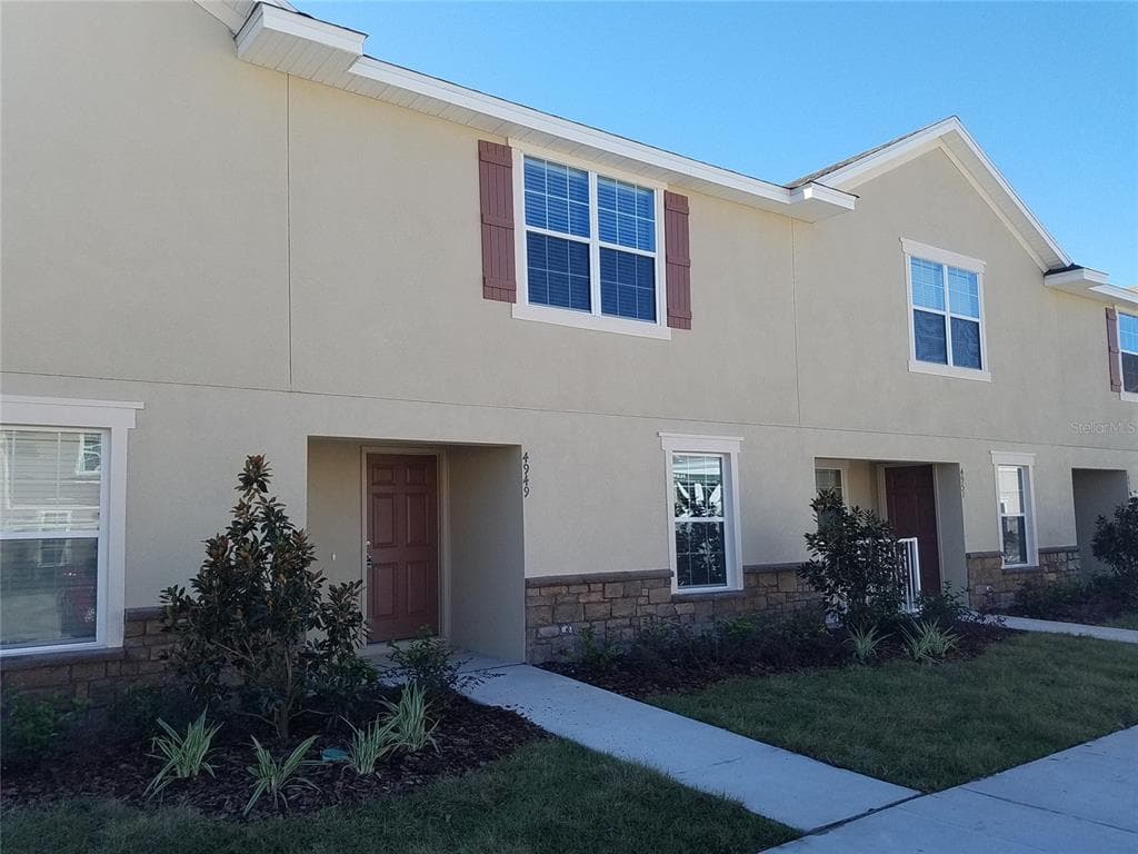 4949 WRANGLER WAY WESLEY CHAPEL, FL 33544