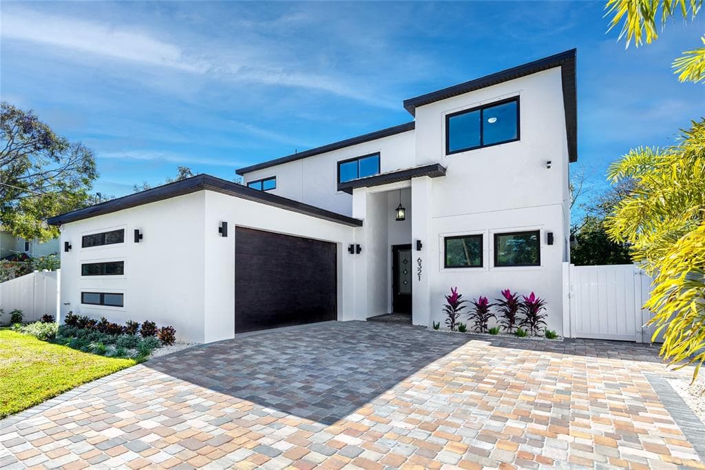 6321 S MACDILL AVENUE TAMPA, FL 33611