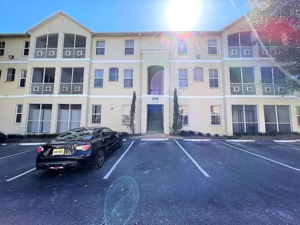 5011 SUNRIDGE PALMS DRIVE UNIT 203 TAMPA, FL 33617