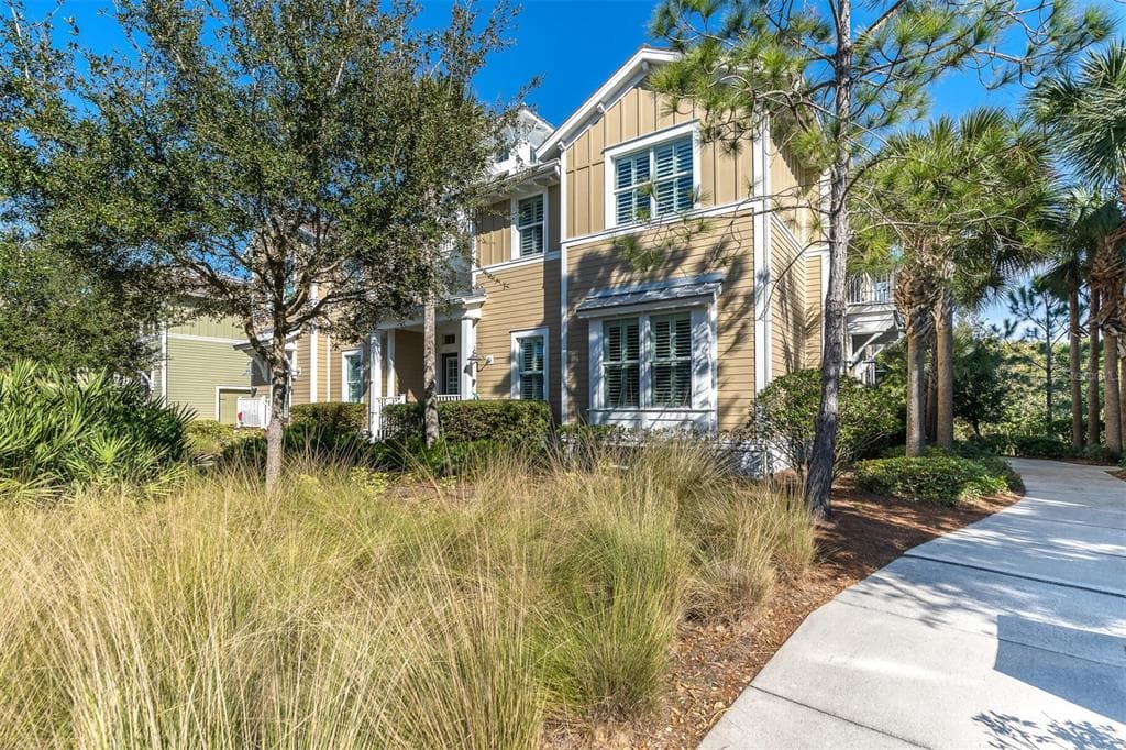 275 SAPPHIRE LAKE DRIVE UNIT 101 BRADENTON, FL 34209