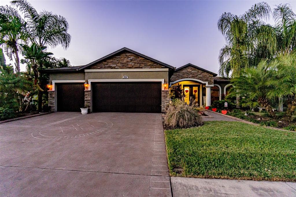 331 STAR SHELL DRIVE APOLLO BEACH, FL 33572