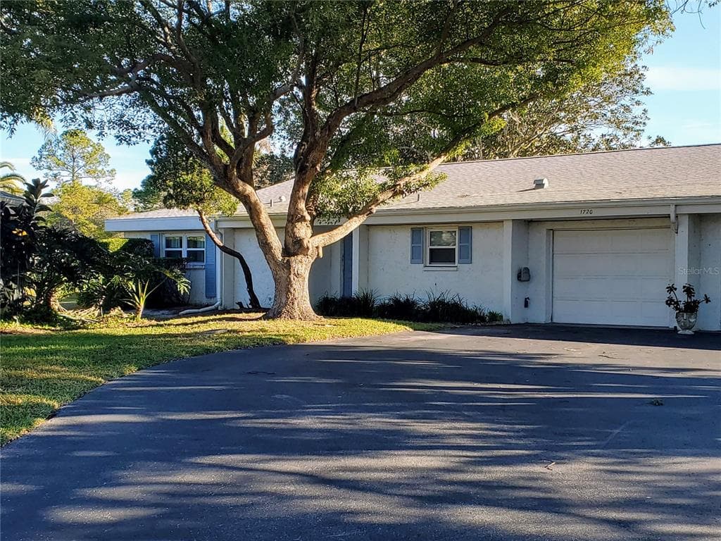 1720 PALMER COURT