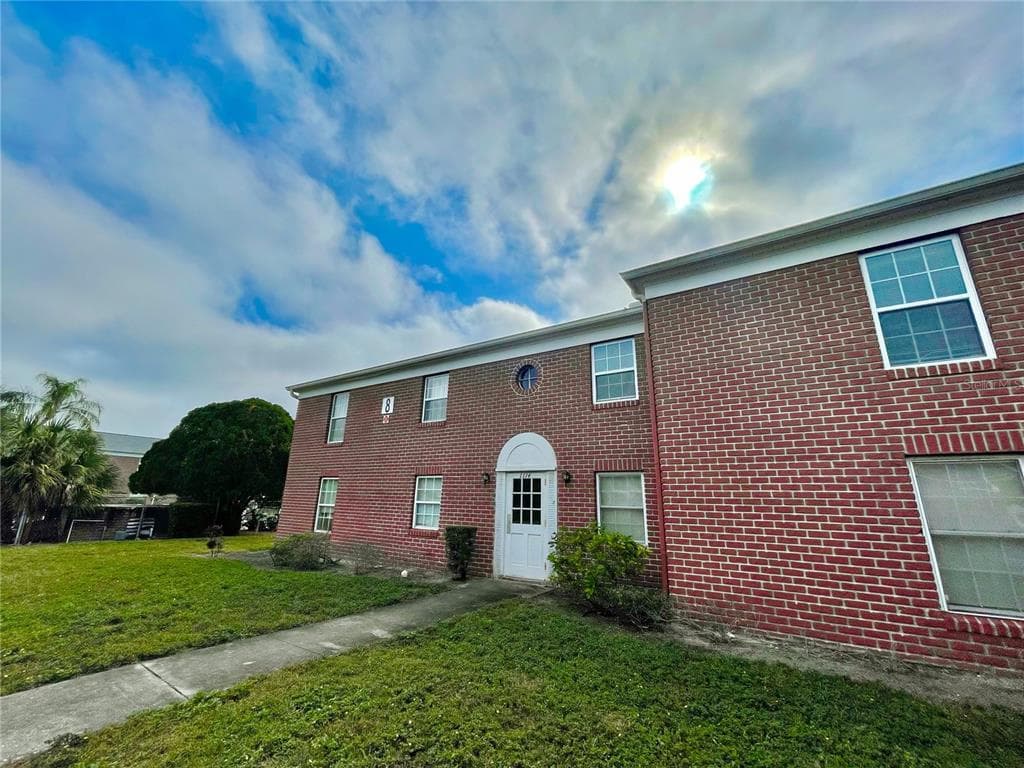 1114 85TH TERRACE N UNIT B ST PETERSBURG, FL 33702
