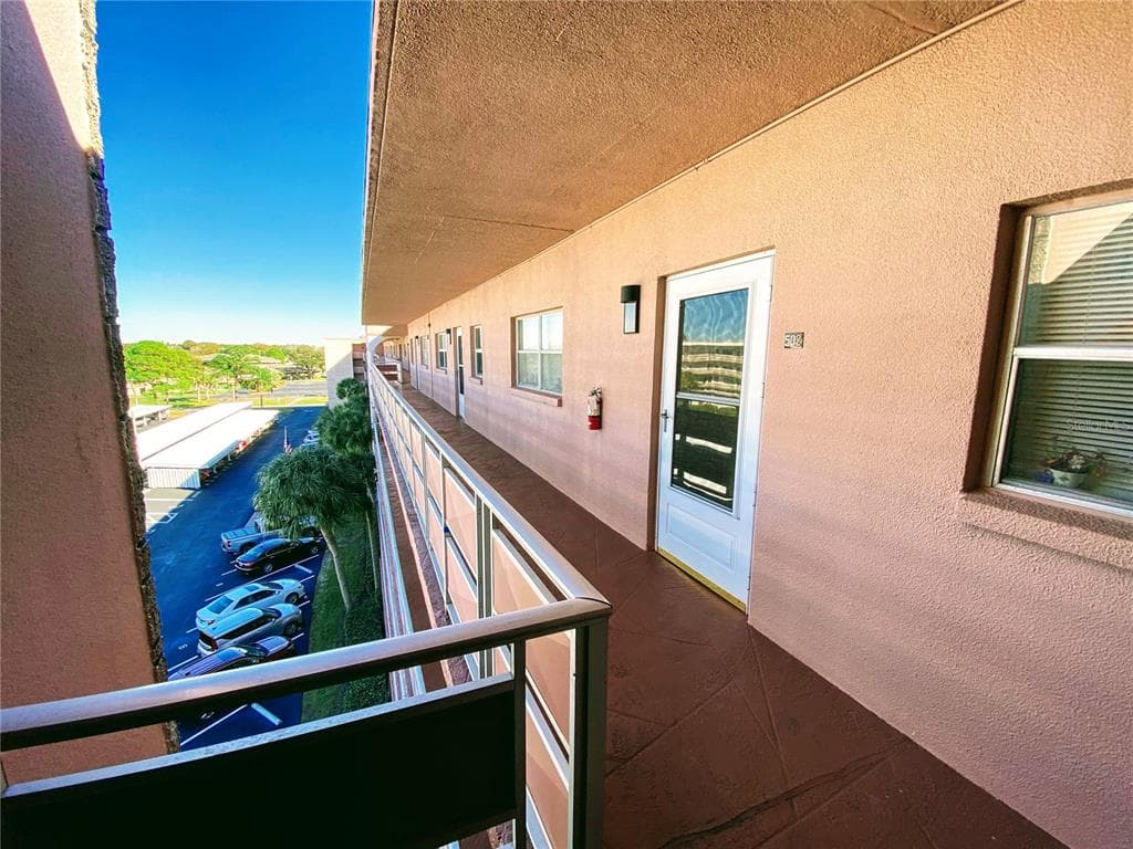 5521 80TH STREET N UNIT 502 ST PETERSBURG, FL 33709