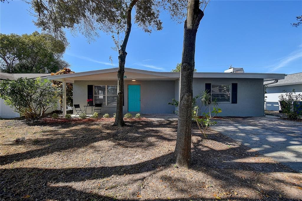 1304 N SATURN AVENUE CLEARWATER, FL 33755