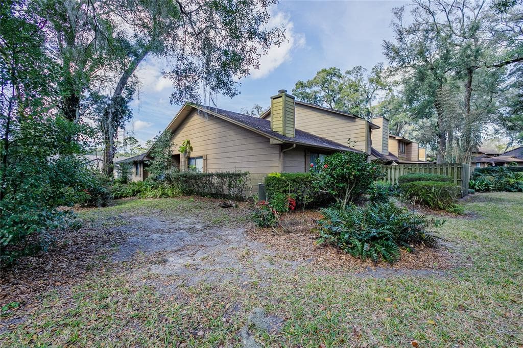 110 SILVER BOW TRAIL DELAND, FL 32724