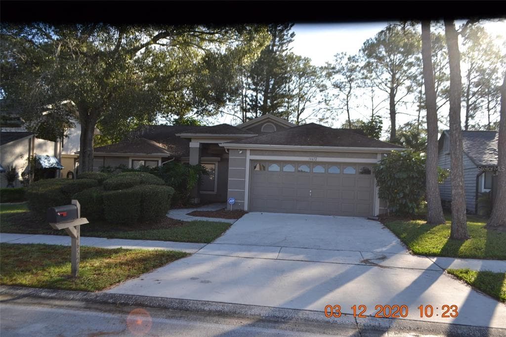 14652 VILLAGE GLEN CIRCLE TAMPA, FL 33618