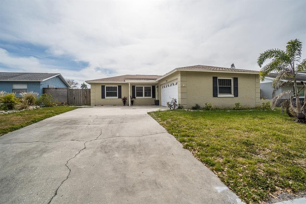12813 128TH AVENUE LARGO, FL 33774