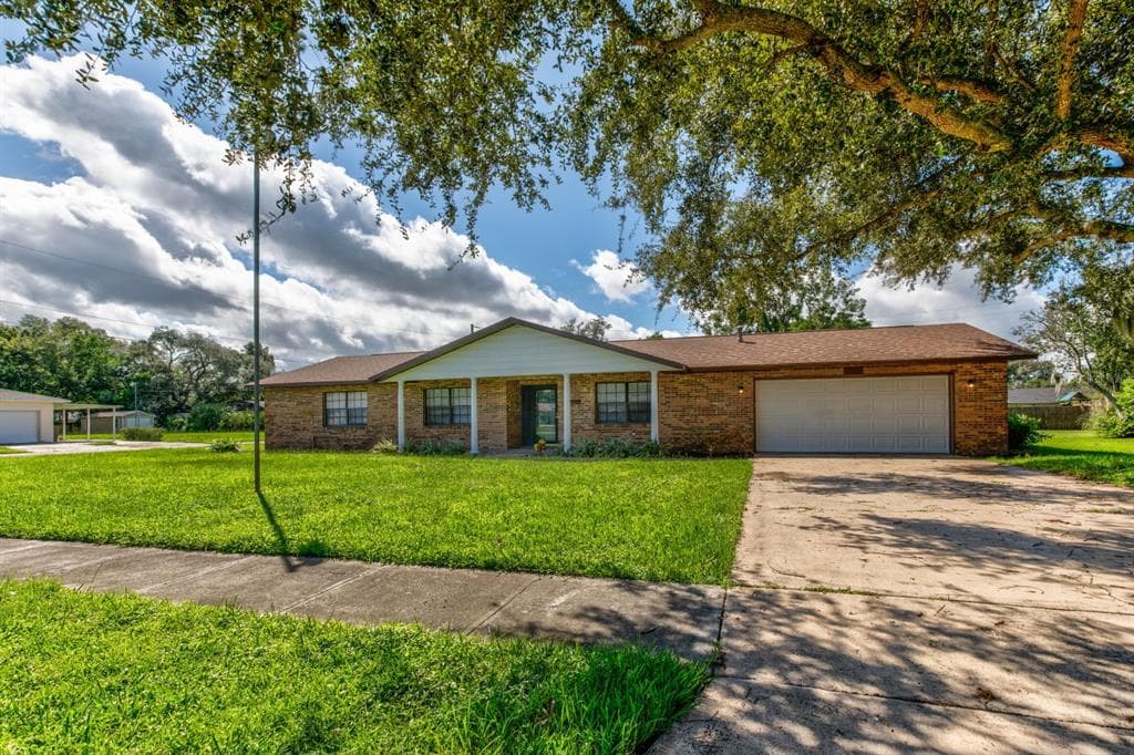 2636 WESTLAND ROAD MOUNT DORA, FL 32757