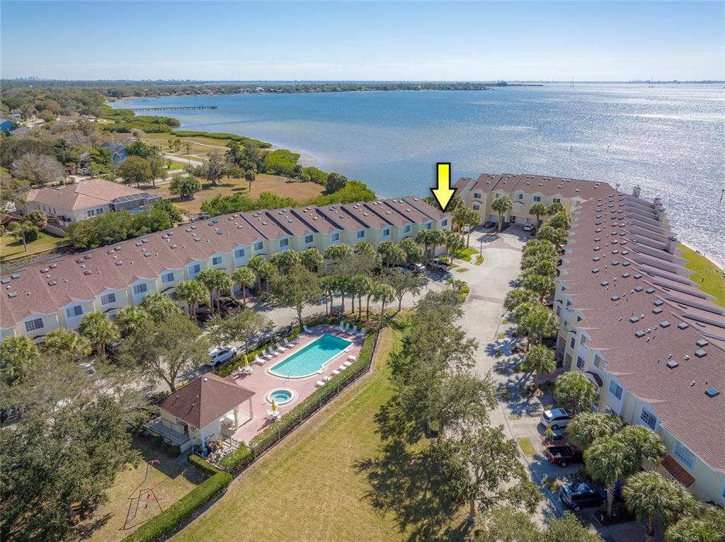 130 BRENT CIRCLE OLDSMAR, FL 34677