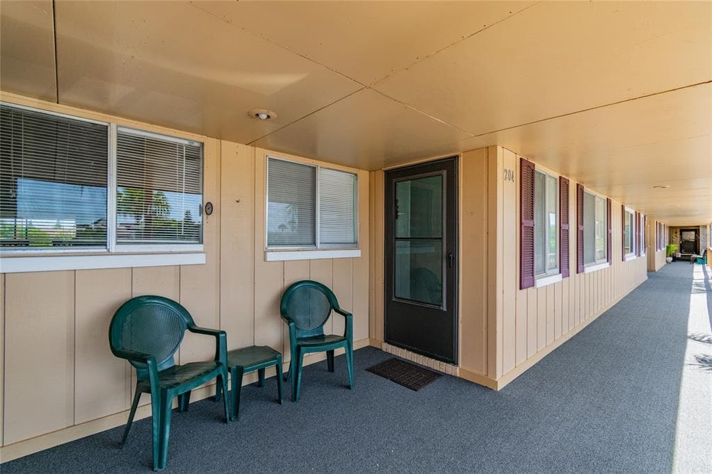 1008 APOLLO BEACH BOULEVARD UNIT 204 APOLLO BEACH, FL 33572