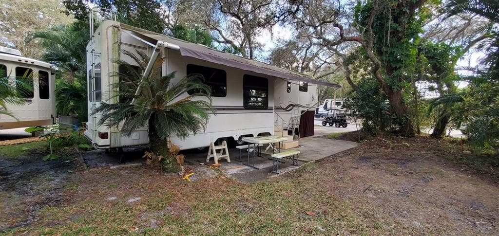 239 STALLION LANE LAKE WALES, FL 33898