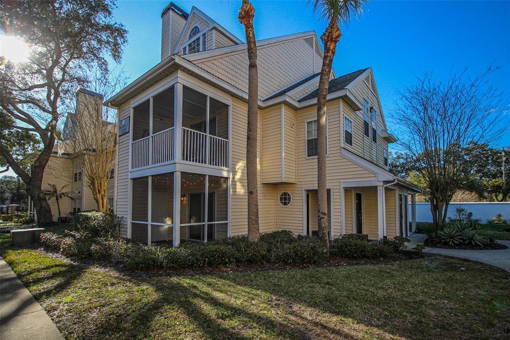 3325 HAVILAND COURT UNIT 104 PALM HARBOR, FL 34684