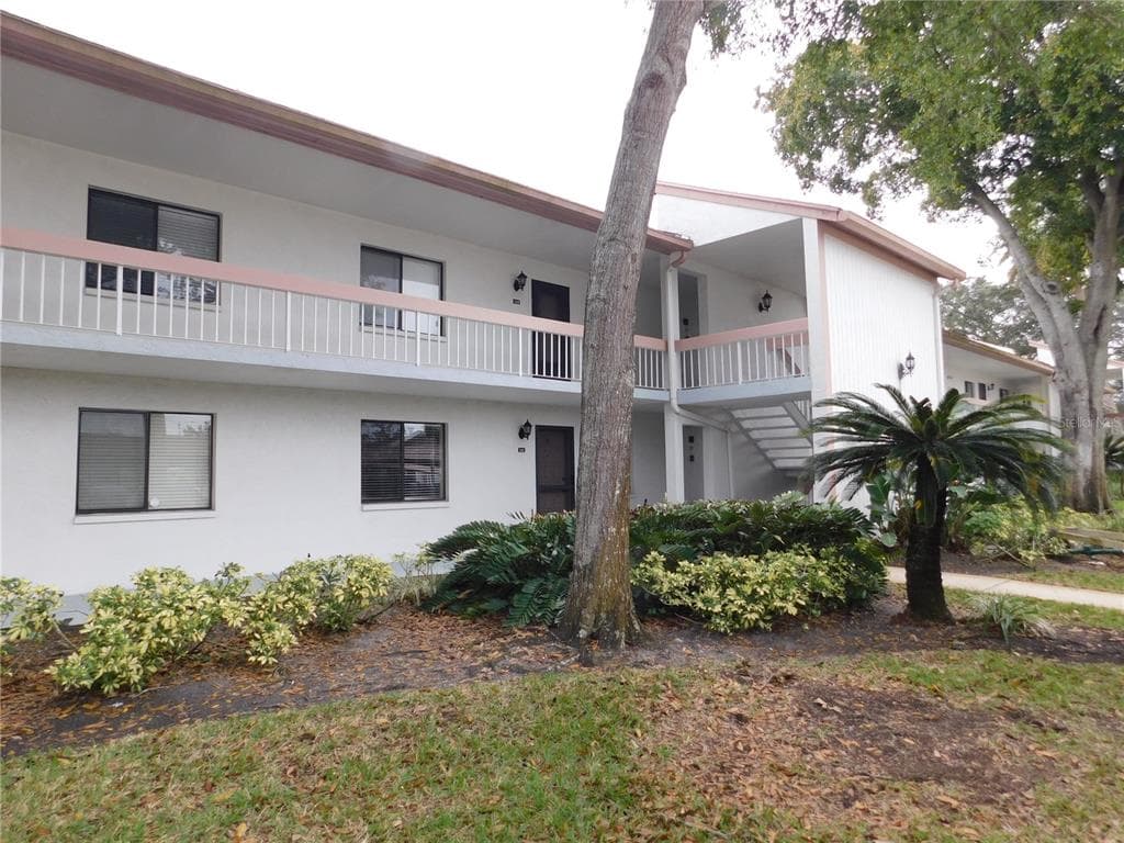 141 LAKEVIEW WAY OLDSMAR, FL 34677
