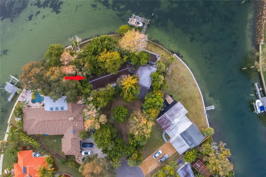 4833 PARADISE WAY S ST PETERSBURG, FL 33705