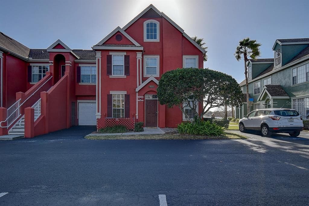 9044 LAKE CHASE ISLAND WAY UNIT 9044 TAMPA, FL 33626