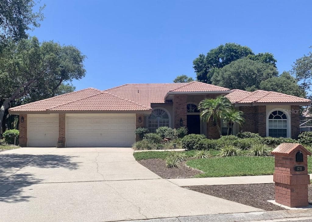 1711 SUNKISSED DRIVE TARPON SPRINGS, FL 34689