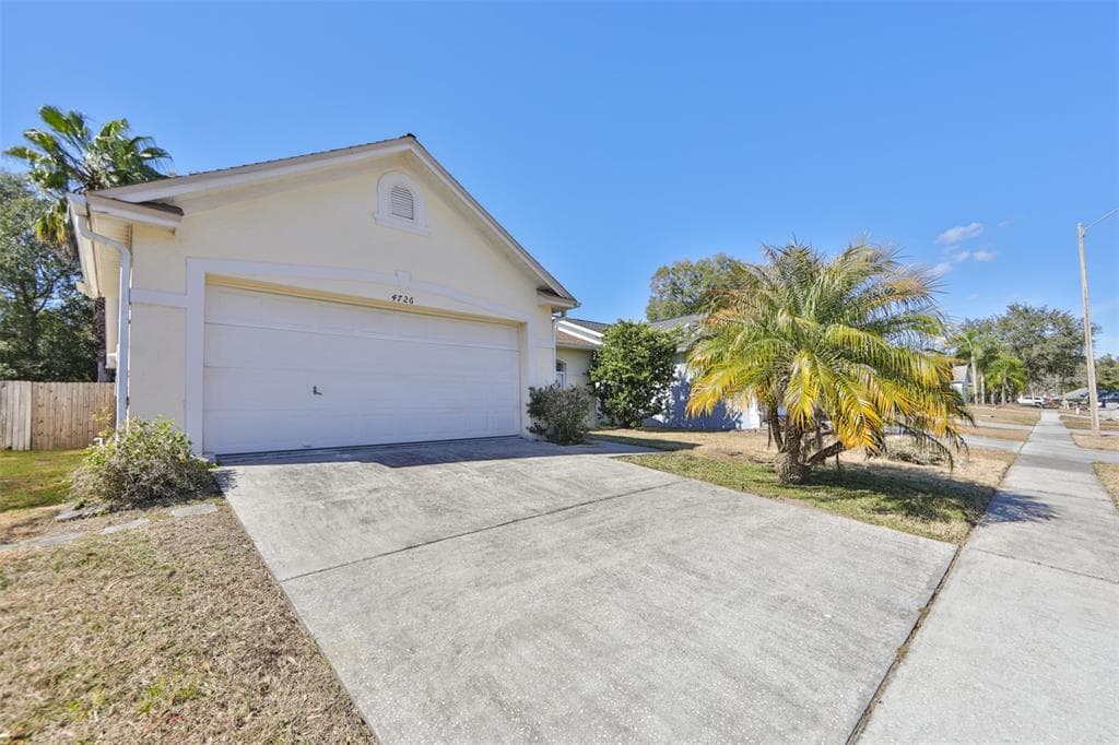 4726 LIMERICK DRIVE TAMPA, FL 33610