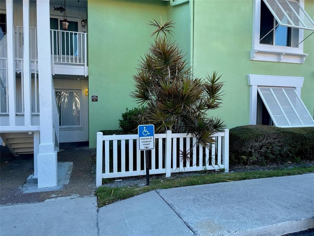 3595 41ST LANE S UNIT G ST PETERSBURG, FL 33711