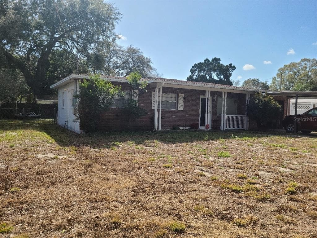 806 W 114TH AVENUE TAMPA, FL 33612