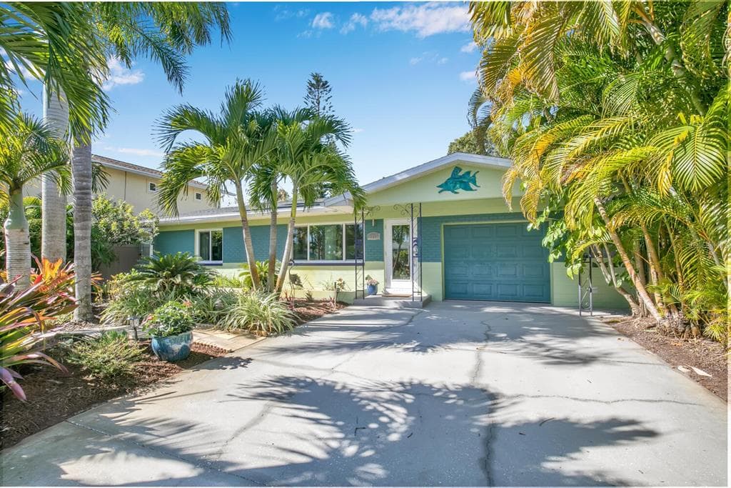 2715 MIRIAM STREET S GULFPORT, FL 33711