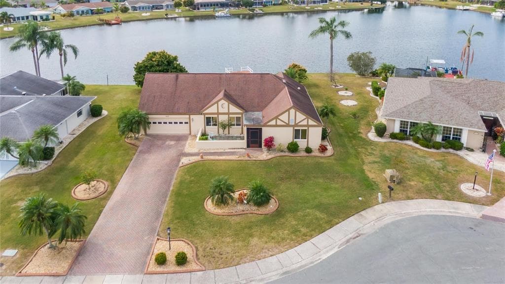 405 BLACKHAWK CIRCLE SUN CITY CENTER, FL 33573