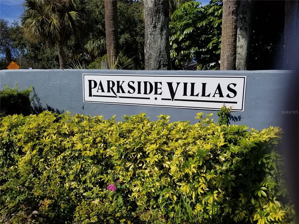7340 PARKSIDE VILLAS DRIVE N ST PETERSBURG, FL 33709