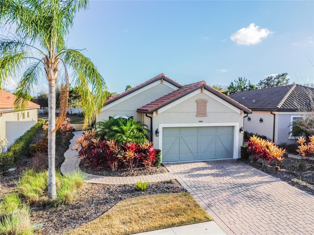 8441 ALBERATA VISTA DRIVE TAMPA, FL 33647