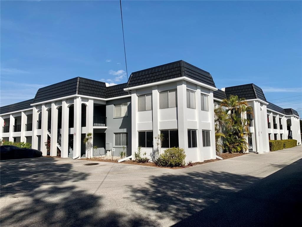 8651 10TH STREET N UNIT 108 ST PETERSBURG, FL 33702