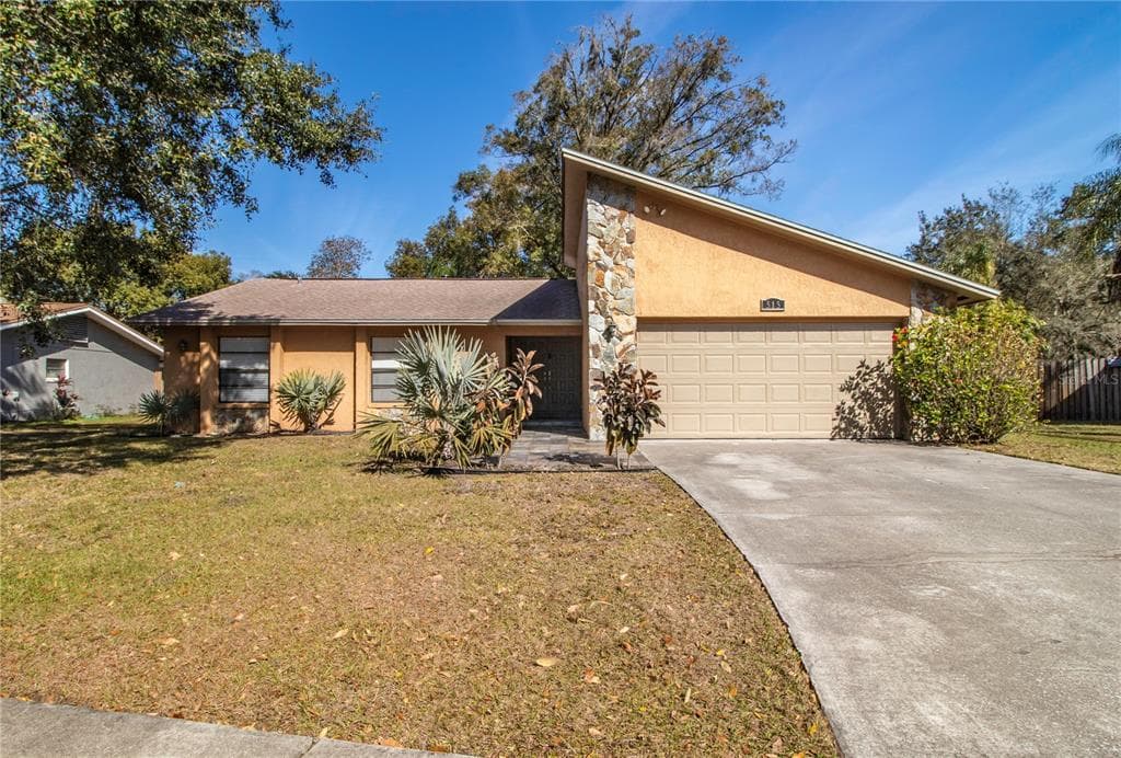 515 SANDALWOOD DRIVE PLANT CITY, FL 33563