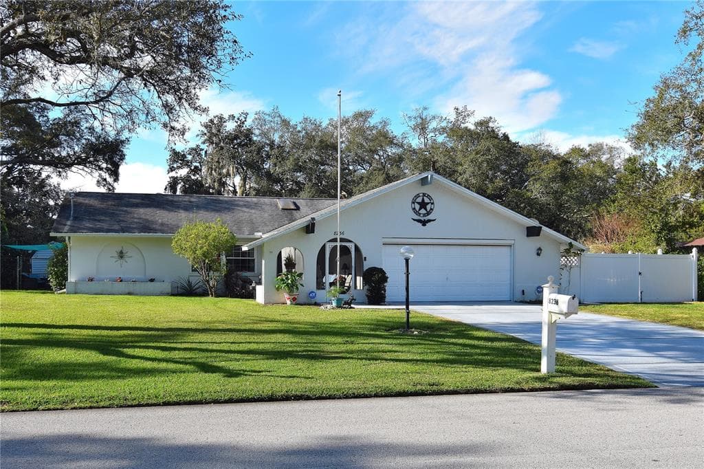 8236 ANNAPOLIS ROAD SPRING HILL, FL 34606