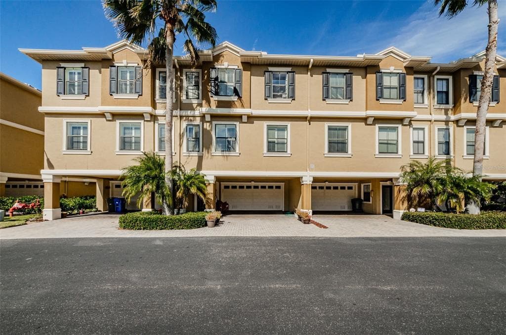 613 BELLA LOOP UNIT 2 DUNEDIN, FL 34698