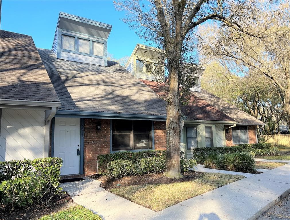 5216 PINE MILL COURT UNIT 28 TEMPLE TERRACE, FL 33617