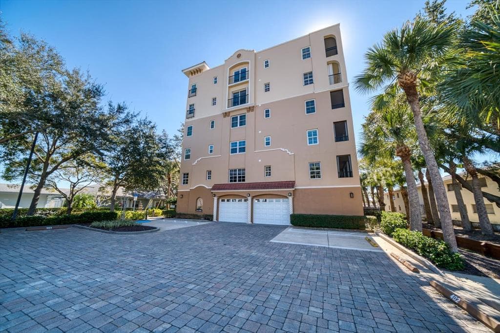 2940 WEST BAY DRIVE UNIT 603 BELLEAIR BLUFFS, FL 33770