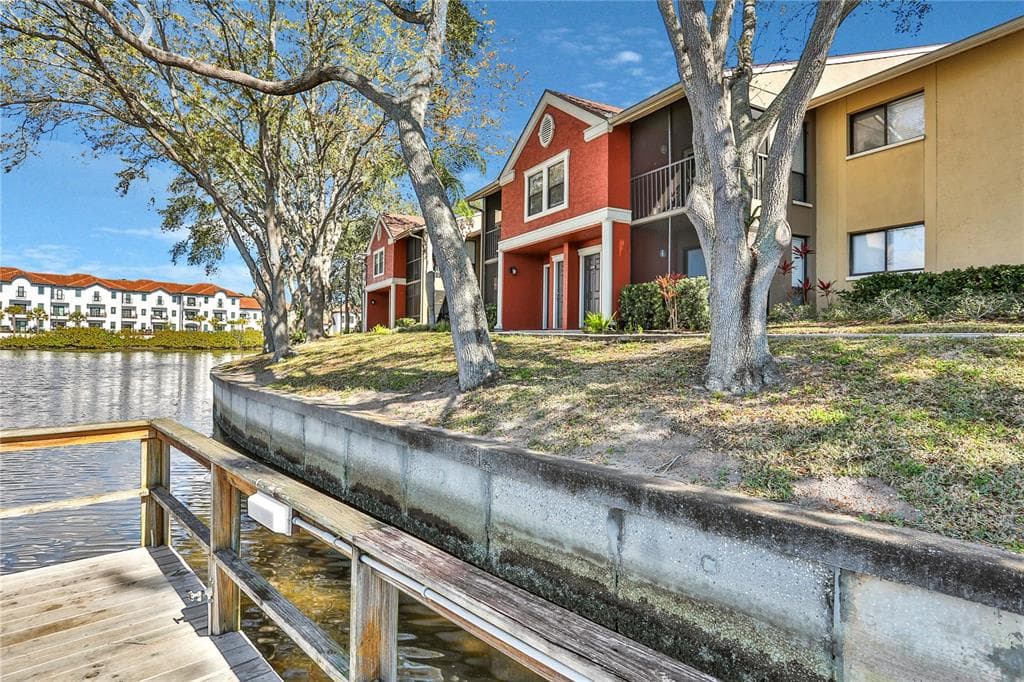 5728 BAYWATER DRIVE TAMPA, FL 33615
