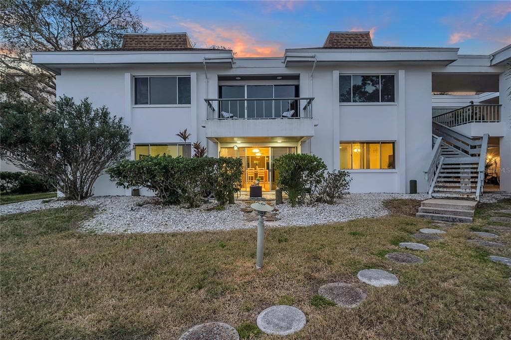 311 ISLAND WAY UNIT 102 CLEARWATER, FL 33767
