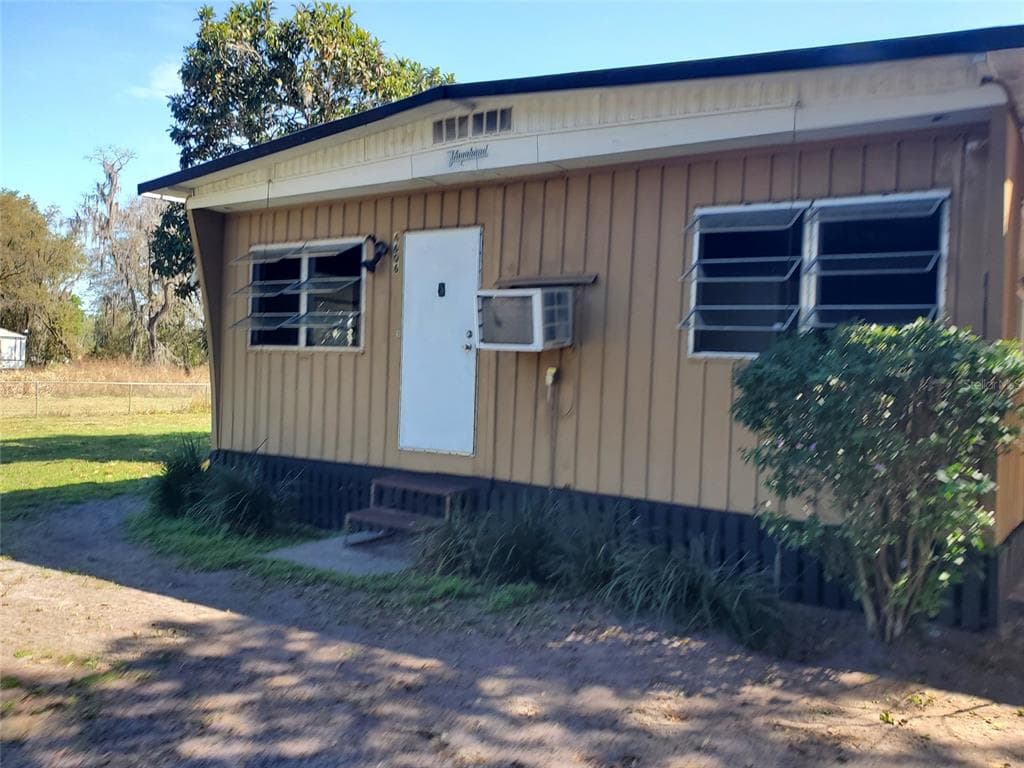 4606 PEEPLES ROAD PLANT CITY, FL 33565