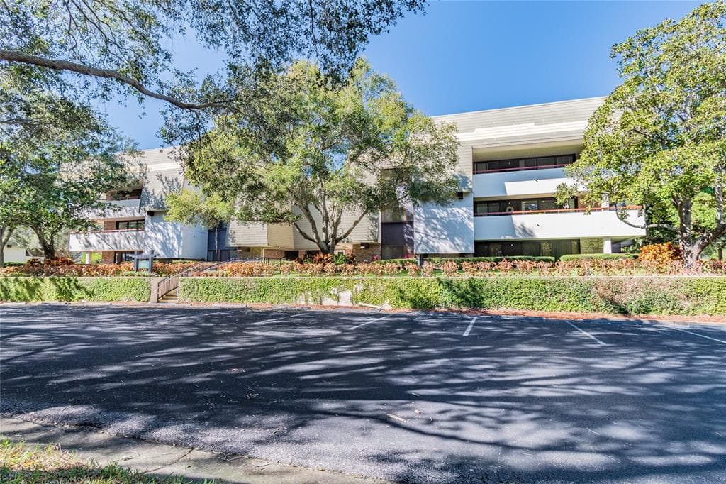 36750 US HIGHWAY 19 N UNIT 26-302 PALM HARBOR, FL 34684