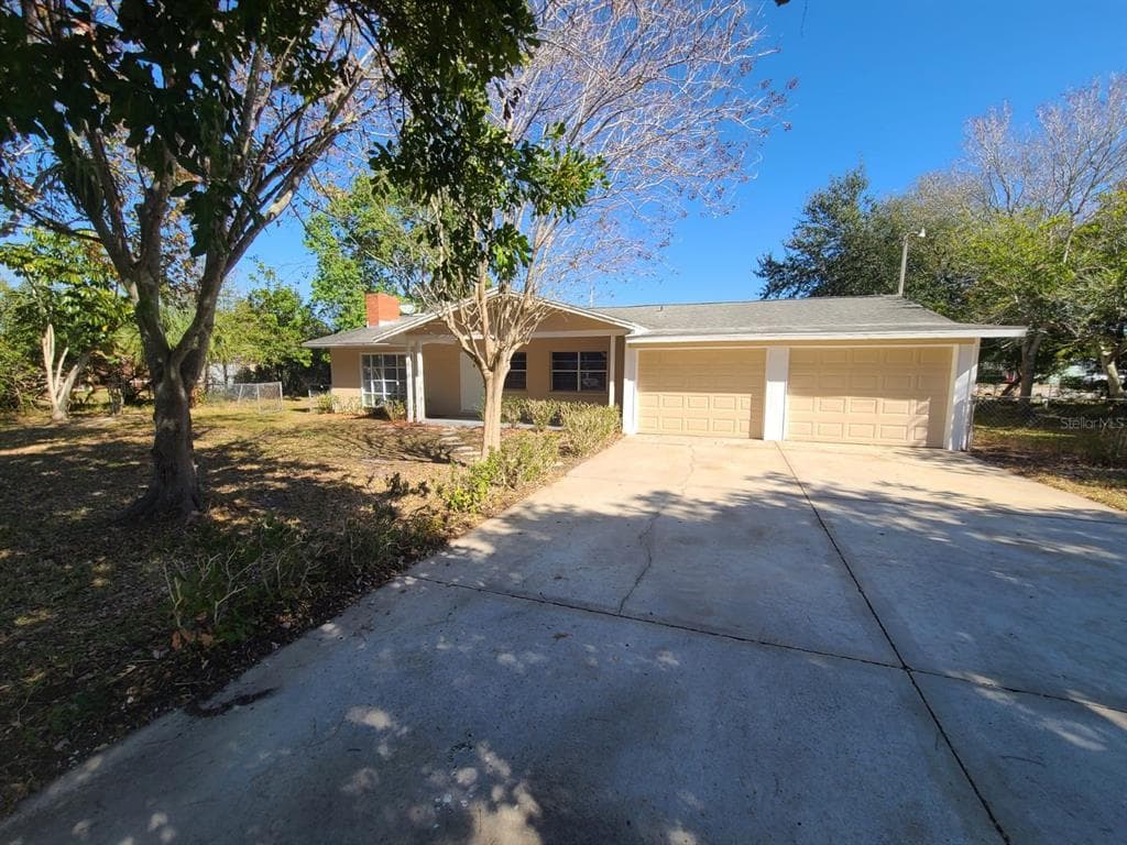 2107 FIESTA DRIVE SARASOTA, FL 34231