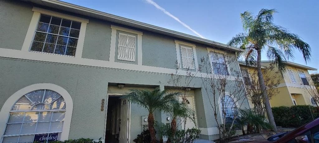 1517 CHATEAUX DE VILLE COURT CLEARWATER, FL 33764