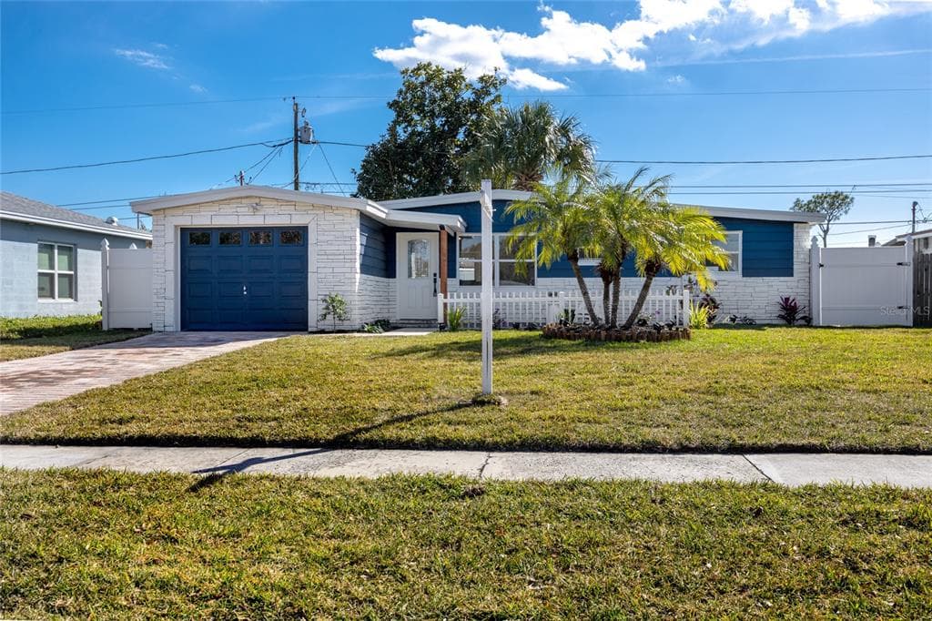 8716 78TH PLACE SEMINOLE, FL 33777