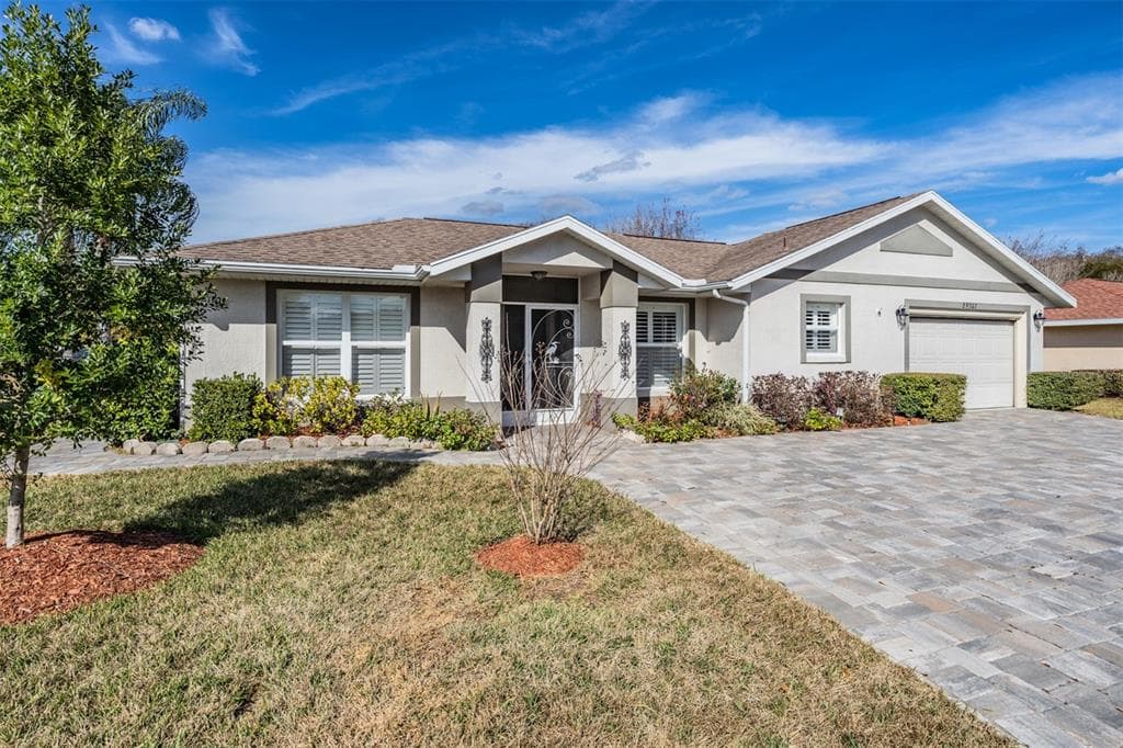 29307 SCHINNECOCK HILLS LANE SAN ANTONIO, FL 33576