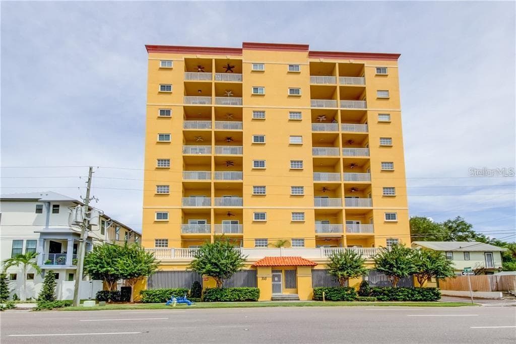 316 8TH STREET S UNIT 401 ST PETERSBURG, FL 33701