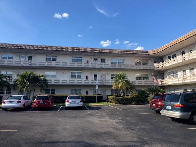 5750 80TH STREET N UNIT D105 ST PETERSBURG, FL 33709